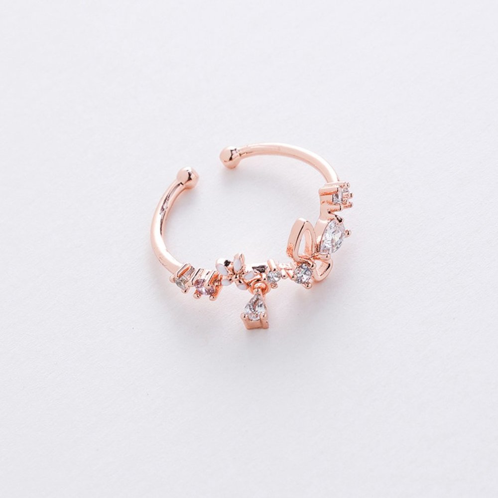 ✨NEW!✨ ~❤️ Floral Crystal Adjustable Ring❤…